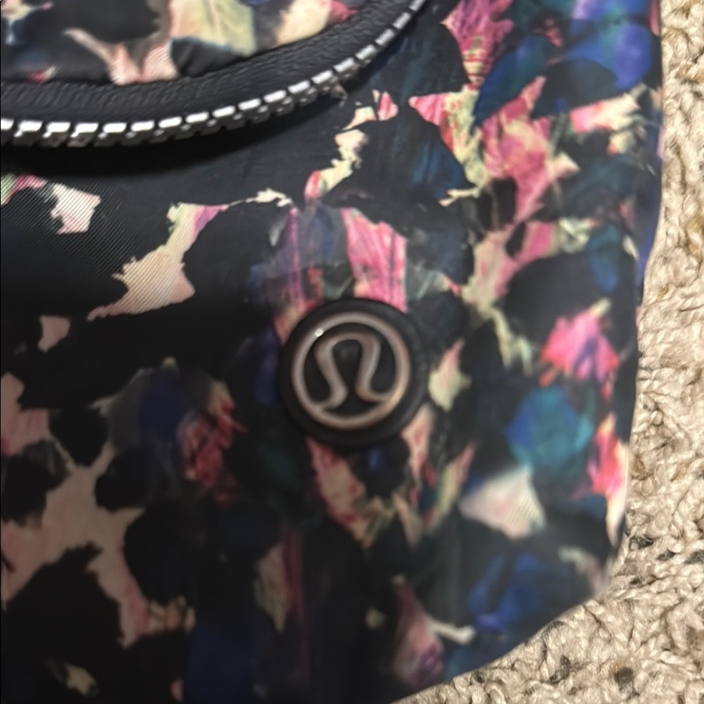 Lululemon Athletica Blue and Pink Crossbody Festival Bag with Adjustable Strap - Picture 2 of 3
